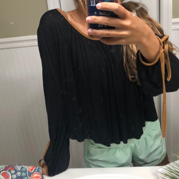 Soft cropped long sleeve top - Picture 3 of 5